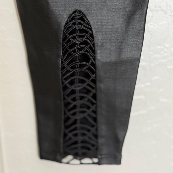 Torrid Faux Leather Leggings w/ Lace Cutout Detail Women Size 1/XL - Picture 3 of 6